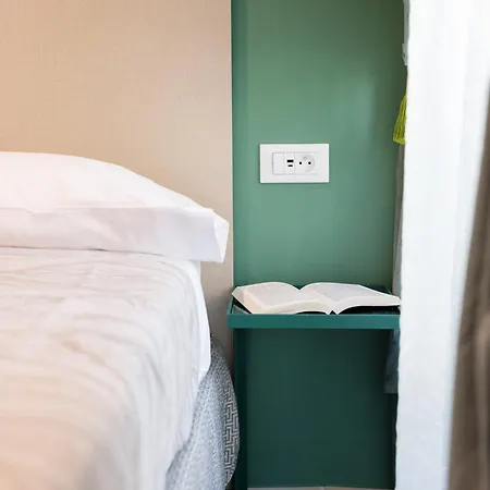 My Bed and Breakfast 3*